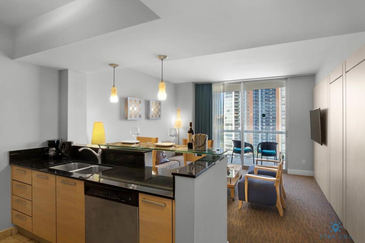 Beachfront Pool Ocean View Balcony Appartamento Miami Beach