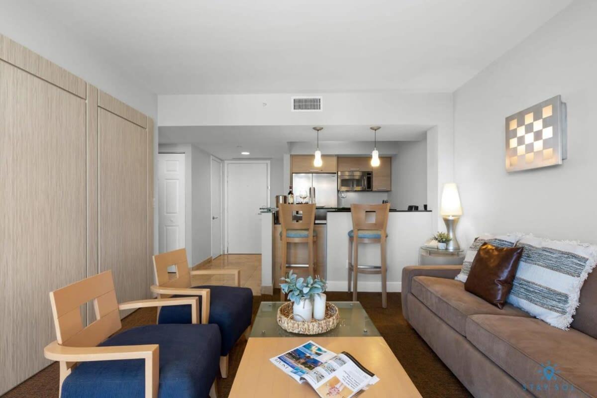Beachfront Pool Ocean View Balcony Apartamento *